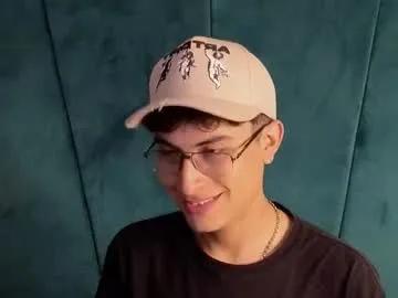 Freechat aaron_eze on Chaturbate