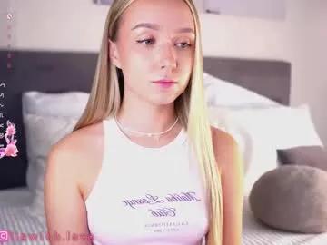 Freechat alodiaacomb on Chaturbate