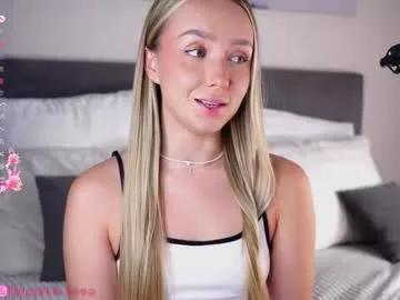 Freechat alodiaacomb on Chaturbate