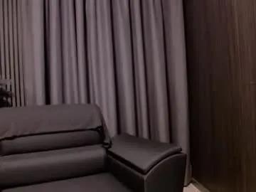 Freechat antoniovalentinidiamond on Chaturbate