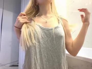 Freechat avroramy on Chaturbate