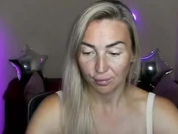 Freechat ay_kiss_jully on Chaturbate