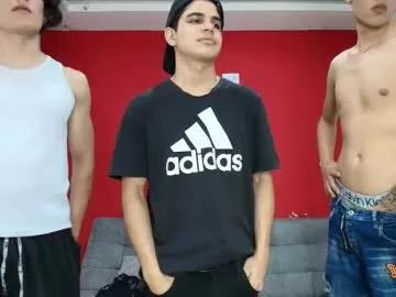 Freechat chillbicrew on Chaturbate