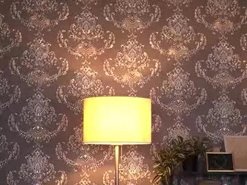 Freechat ellieredd on Chaturbate