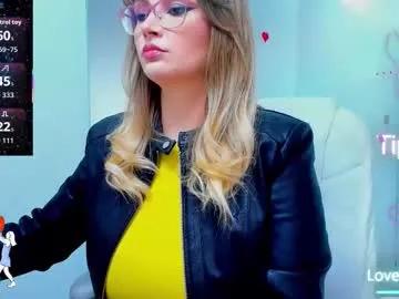 Freechat evelyne_rose on Chaturbate