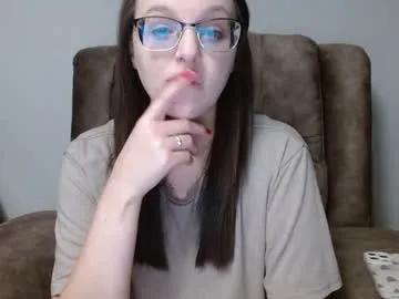 Freechat hi_cut_cutie on Chaturbate