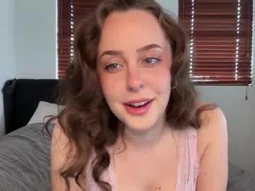 Freechat julietmills on Chaturbate