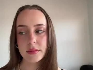Freechat julietmills on Chaturbate