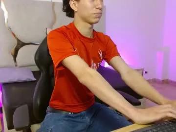 Freechat kaelwolf_tay on Chaturbate
