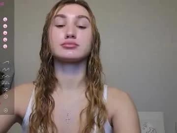 Freechat kellykeat on Chaturbate