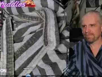 Freechat kenkuddles on Chaturbate