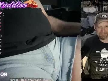 Freechat kenkuddles on Chaturbate