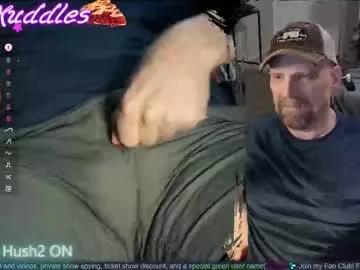 Freechat kenkuddles on Chaturbate