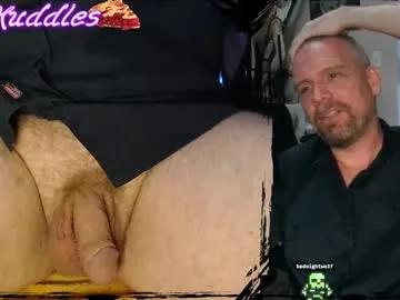 Freechat kenkuddles on Chaturbate