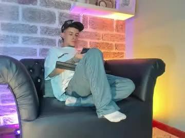 Freechat kevinn_blue on Chaturbate