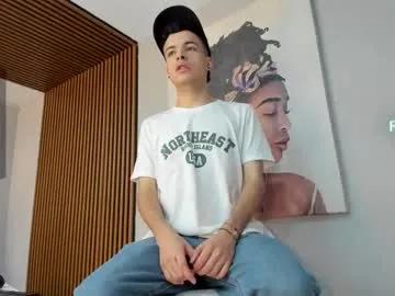 Freechat kevinn_blue on Chaturbate