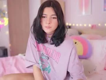 Freechat kittenmoon_ on Chaturbate