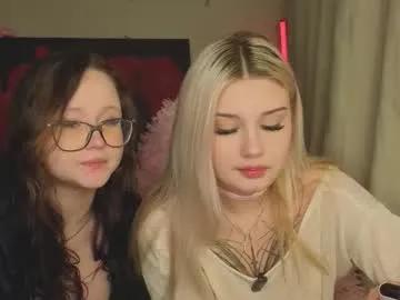 Freechat lilhornyprincess on Chaturbate