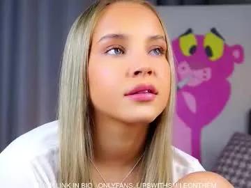 Private lipswithsmileonthem on Chaturbate