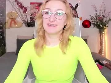 madissonkiss — #milf #pantyhose #c2c #stockings #squirt #smalltits