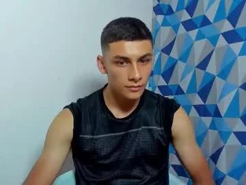 Away max_wild01 on Chaturbate