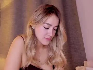 Freechat mia_white11 on Chaturbate
