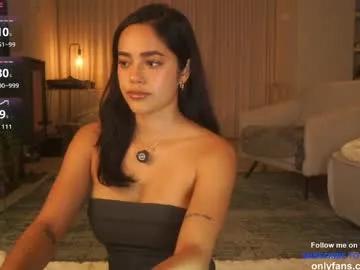 Freechat n_o_v_a on Chaturbate