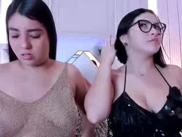 Freechat ninablooms01 on Chaturbate