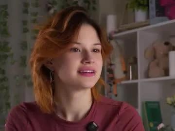 Freechat pebee on Chaturbate