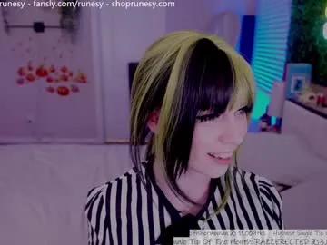 Freechat runesy on Chaturbate