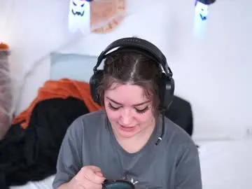 Freechat serareads on Chaturbate