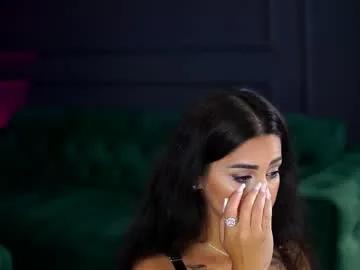 Freechat siennaruh on Chaturbate