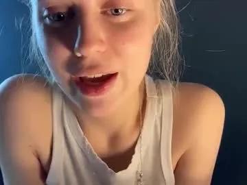 Freechat skyeveil on Chaturbate