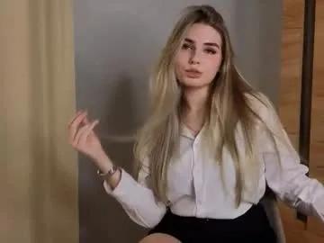 stormymuse — Hey guys! My name Luna, i'm from Italy. It's my third day My goal: tease my skirt  #shy #cute #18 #teen #bigboobs [45 tokens remaining]