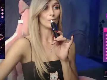 Freechat strongalice on Chaturbate