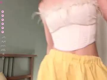 Freechat whitekelly on Chaturbate