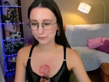 Freechat yourlovelystoryy on Chaturbate