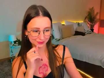 Freechat yourlovelystoryy on Chaturbate