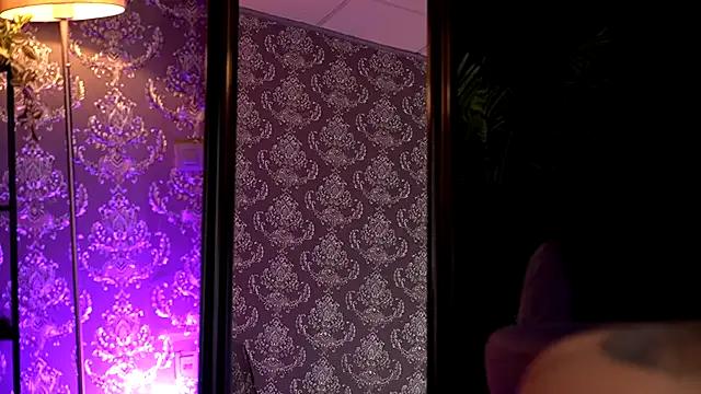 Freechat AlmaVelia on StripChat