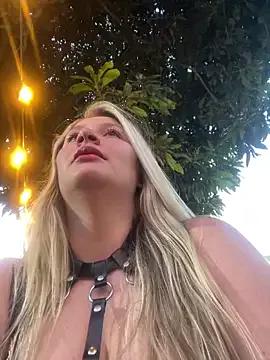 Freechat aurora_coldd on StripChat