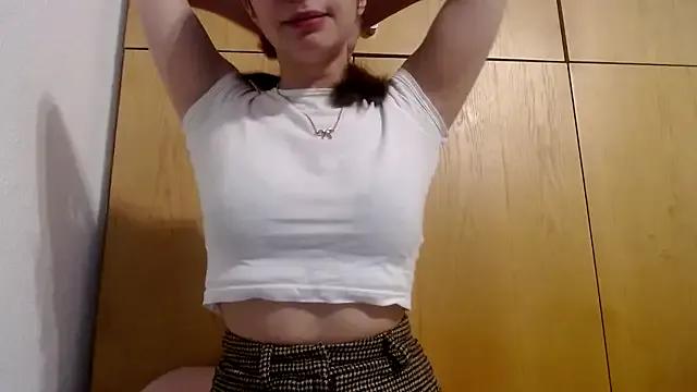 Freechat bellefleurrr on StripChat