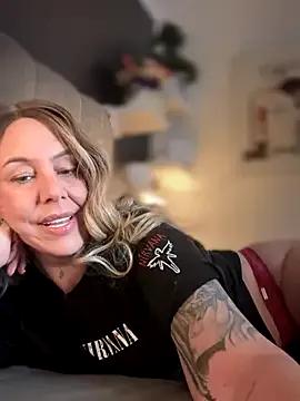 blondebitch2 — Freechat on StripChat