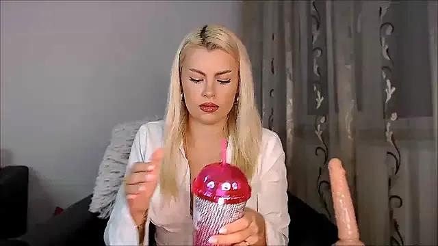 StripChat BonieBonita is Freechat BonieBonita — Spank me harder, I can take it #ASSPANKS