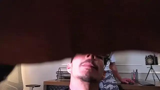 Freechat boysonfiree on StripChat