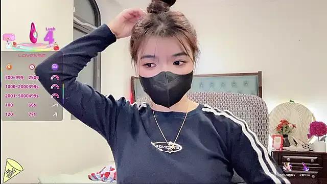 Freechat Caryln-Bun on StripChat