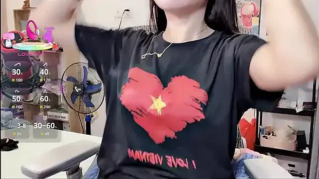 Freechat Caryln-Bun on StripChat