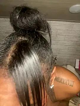 Group CUMQUEEN-XXX69 on StripChat