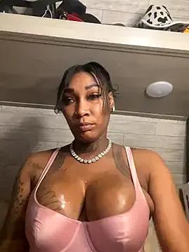 Group CUMQUEEN-XXX69 on StripChat