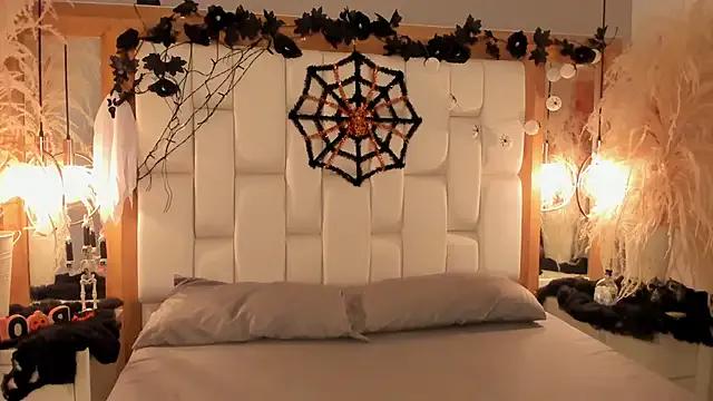 Freechat Daphne_And_Roger on StripChat