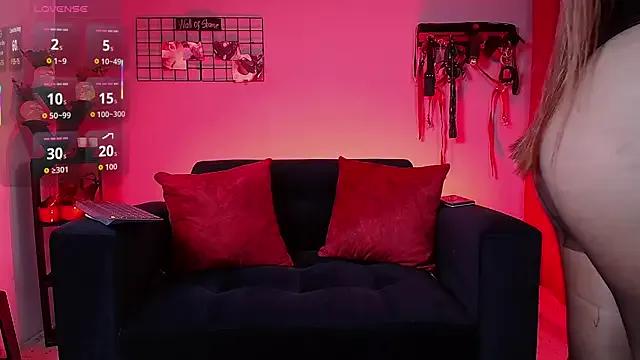 Daphne_Clarke — I serve under your feet 